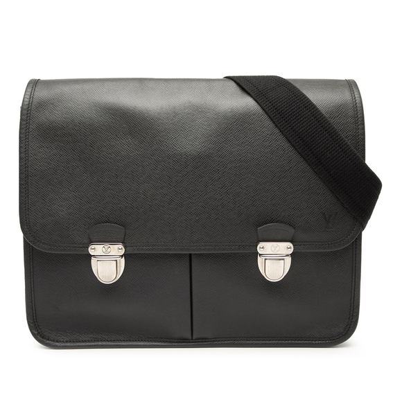 Pre-Loved Louis Vuitton Taiga Alexei Messenger